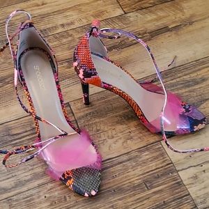 Size 8 shoedazzle multi-color snake print